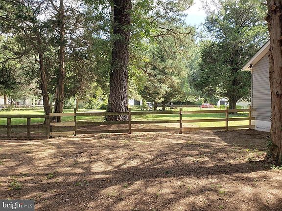 5th image of 40060 Beach Dr