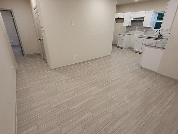 4th image of 647 Hammond Ave #201