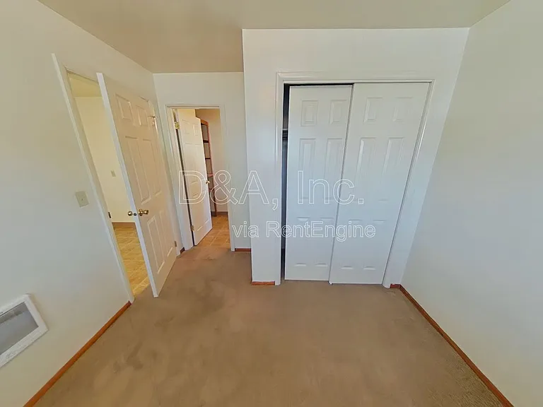 960 NW Cleveland Ave #1 — Photo 6