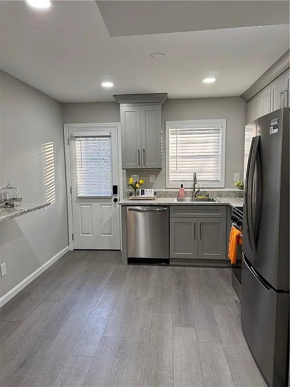 2 bed, 1.0 bath, 750 sqft, $1,200 — Photo 4