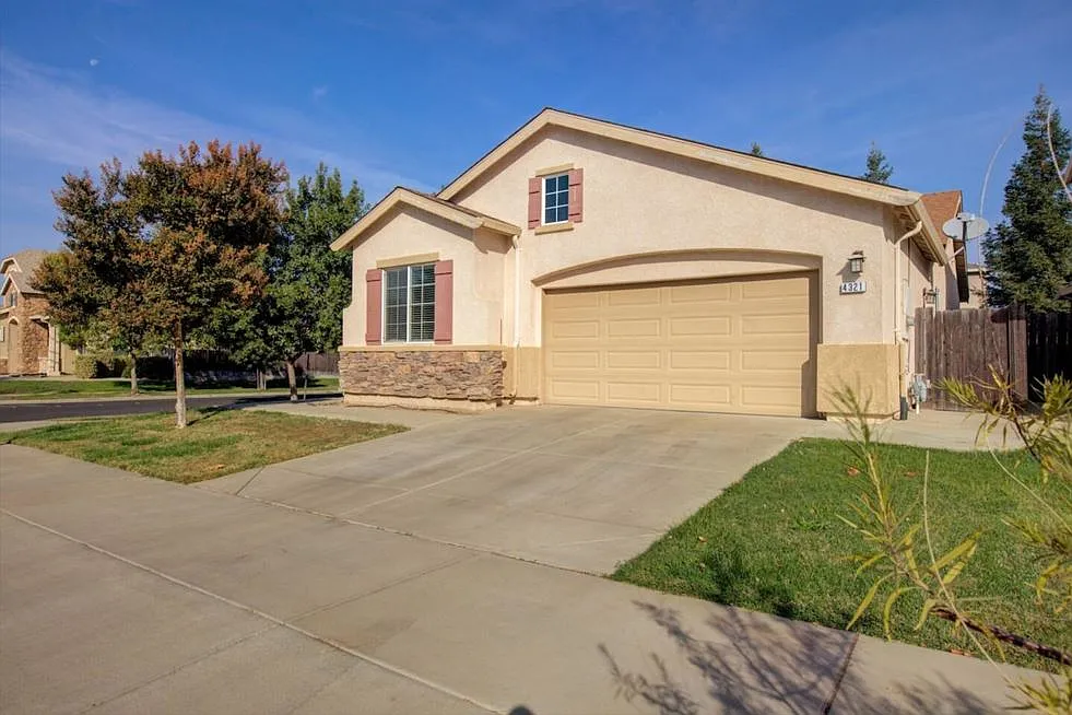 4321 Strathmore Pl photo 1