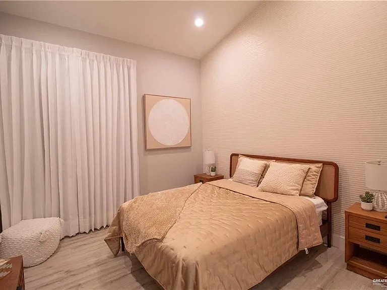 4815 Sheffield St — Photo 11