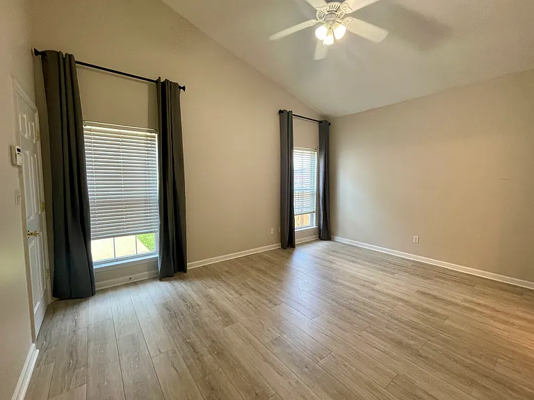 2876 Alexis Ln — Photo 10