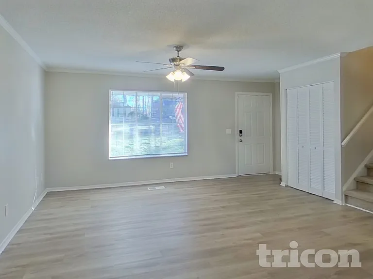 6 Forestgrove Ct — Photo 3