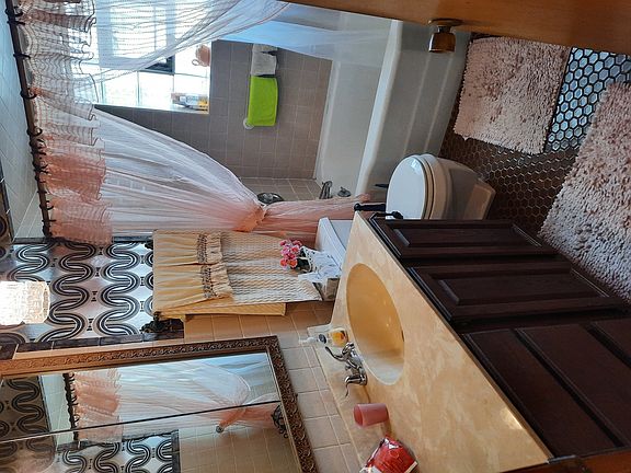 2nd image of 7912 W 73rd St