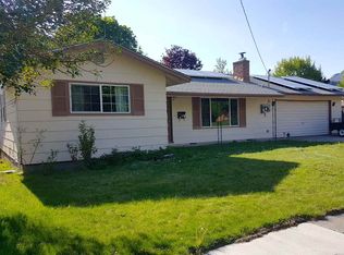 619 Ski Bowl Dr, Mount Shasta, CA 96067