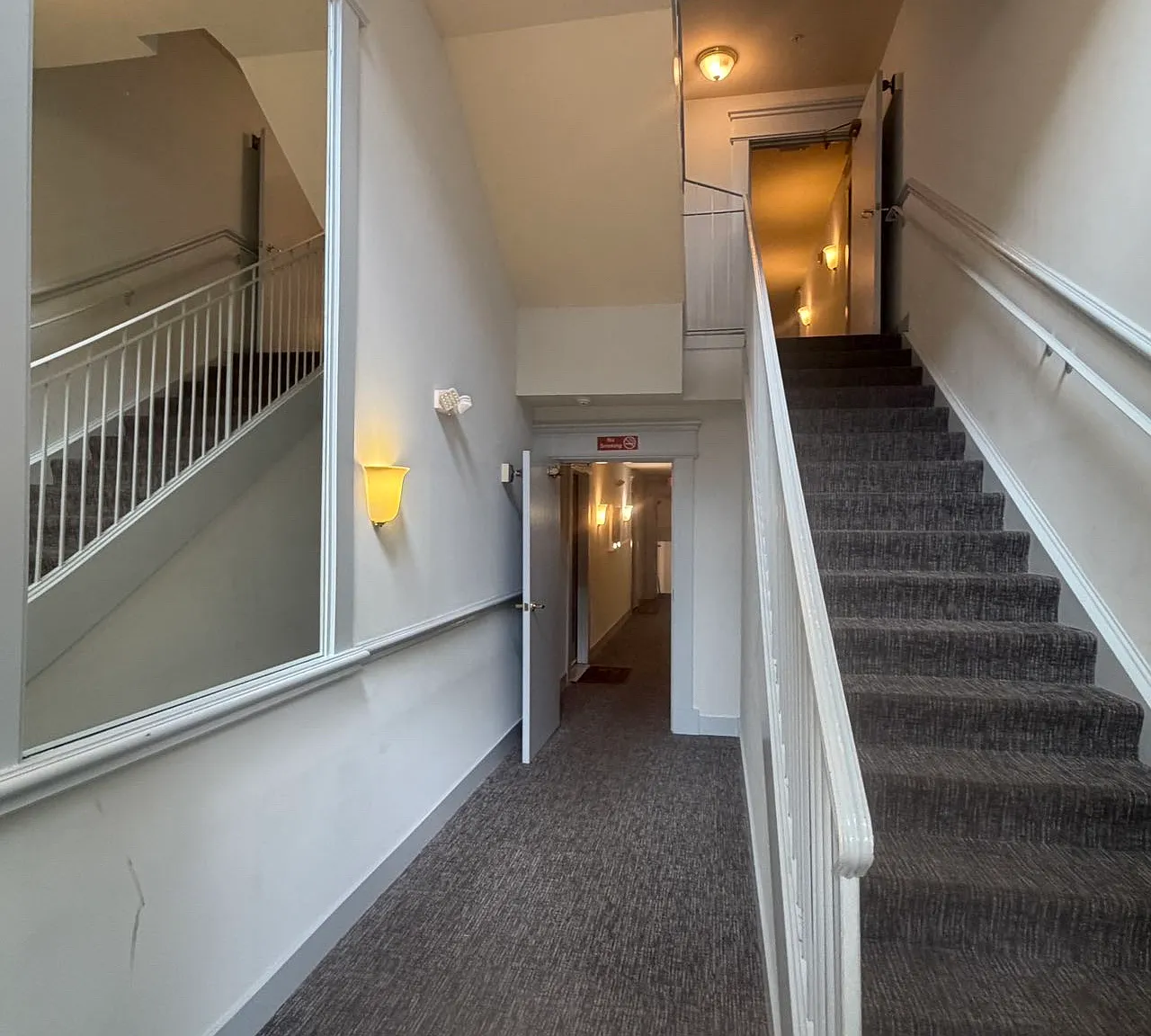 2 bed, 1220 sqft, $2,100 — Photo 2