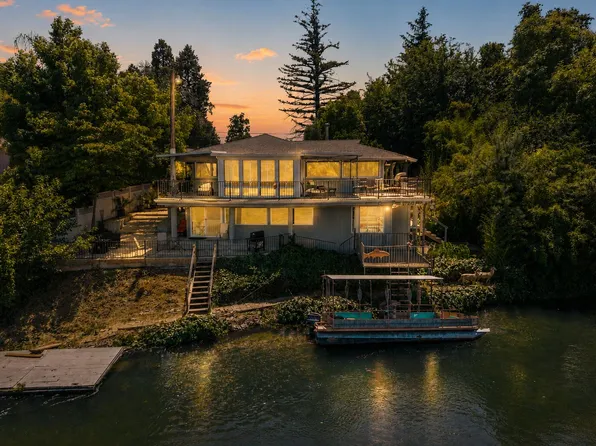 3317 Riverside Dr, Anderson, CA 96007