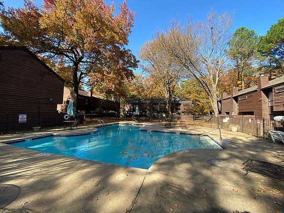 2nd image of 3962 Grahamdale Cir APT A
