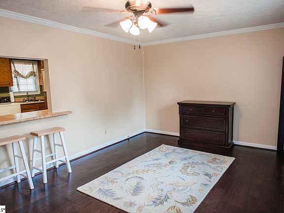 4th image of 211 Lufkin Dr