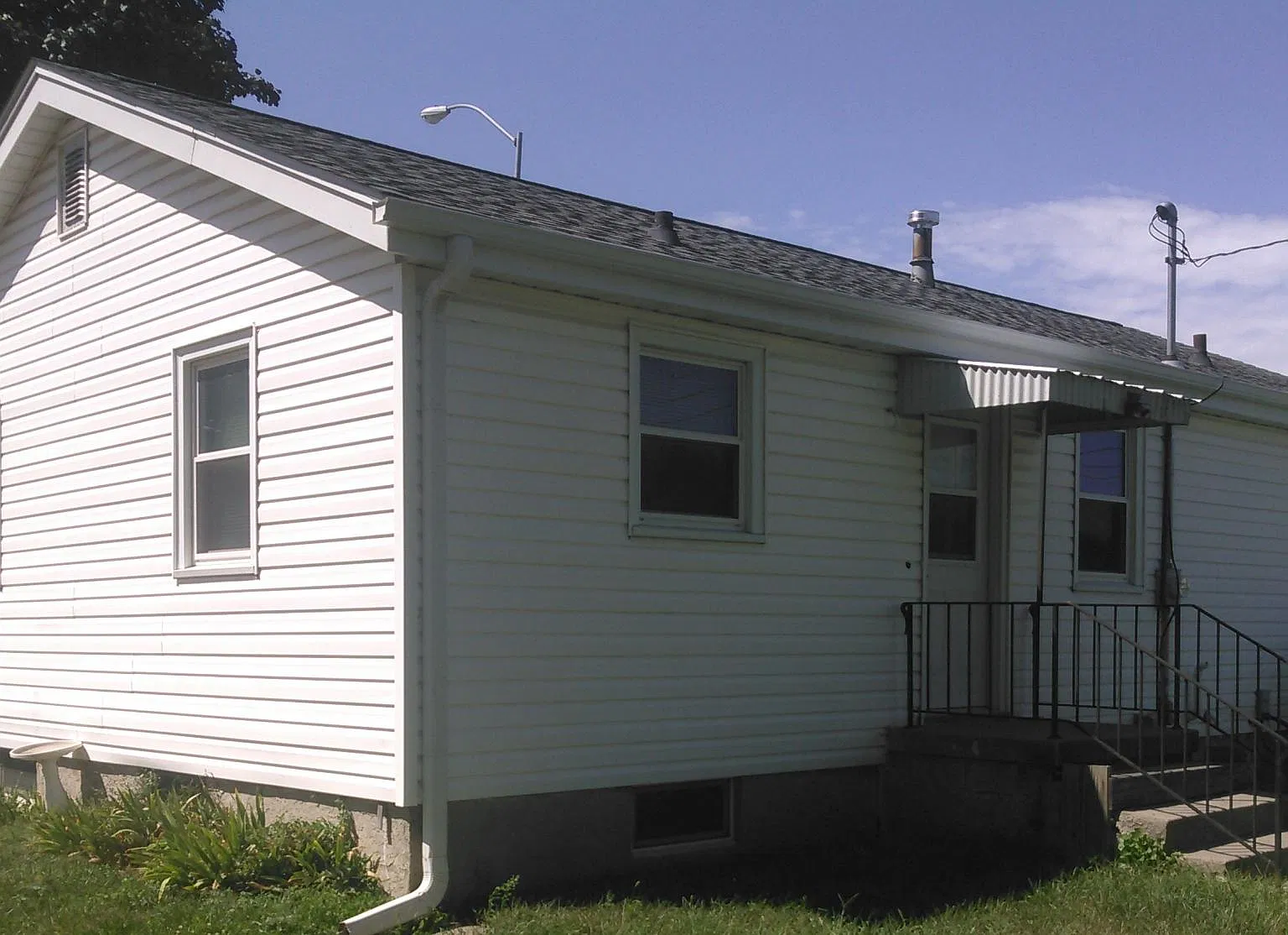 3 bed, 2000 sqft, $1,400 — Photo 2
