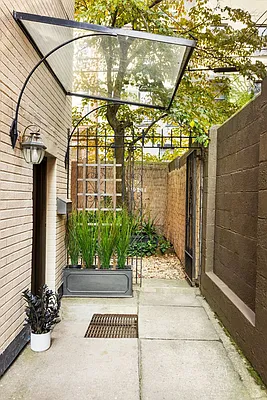 Sold by Compass | media 30