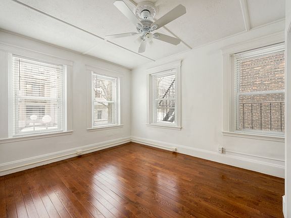 4th image of 90 Westland Ave Ste 1