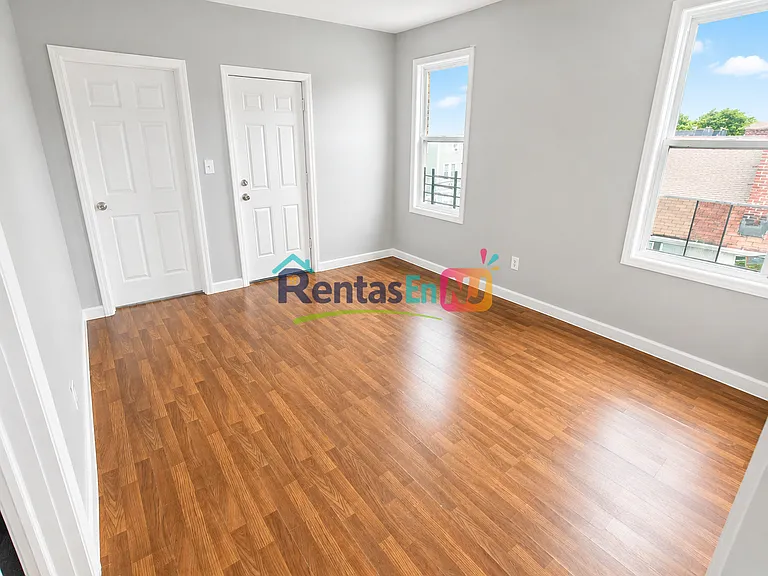 80 Brookdale Ave #3A — Photo 5