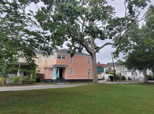 1215 Java Pl, Savannah, GA 31401
