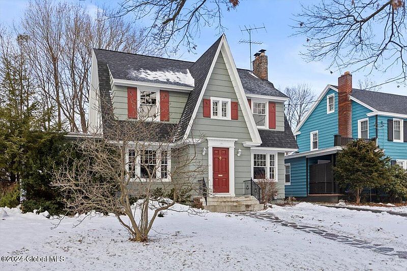 3rd image of 181 1st Avenue