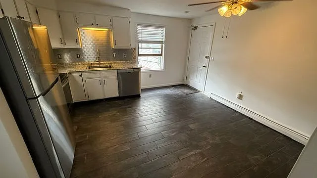 2 bed, 1.0 bath, 720 sqft, $2,400 — Photo 3