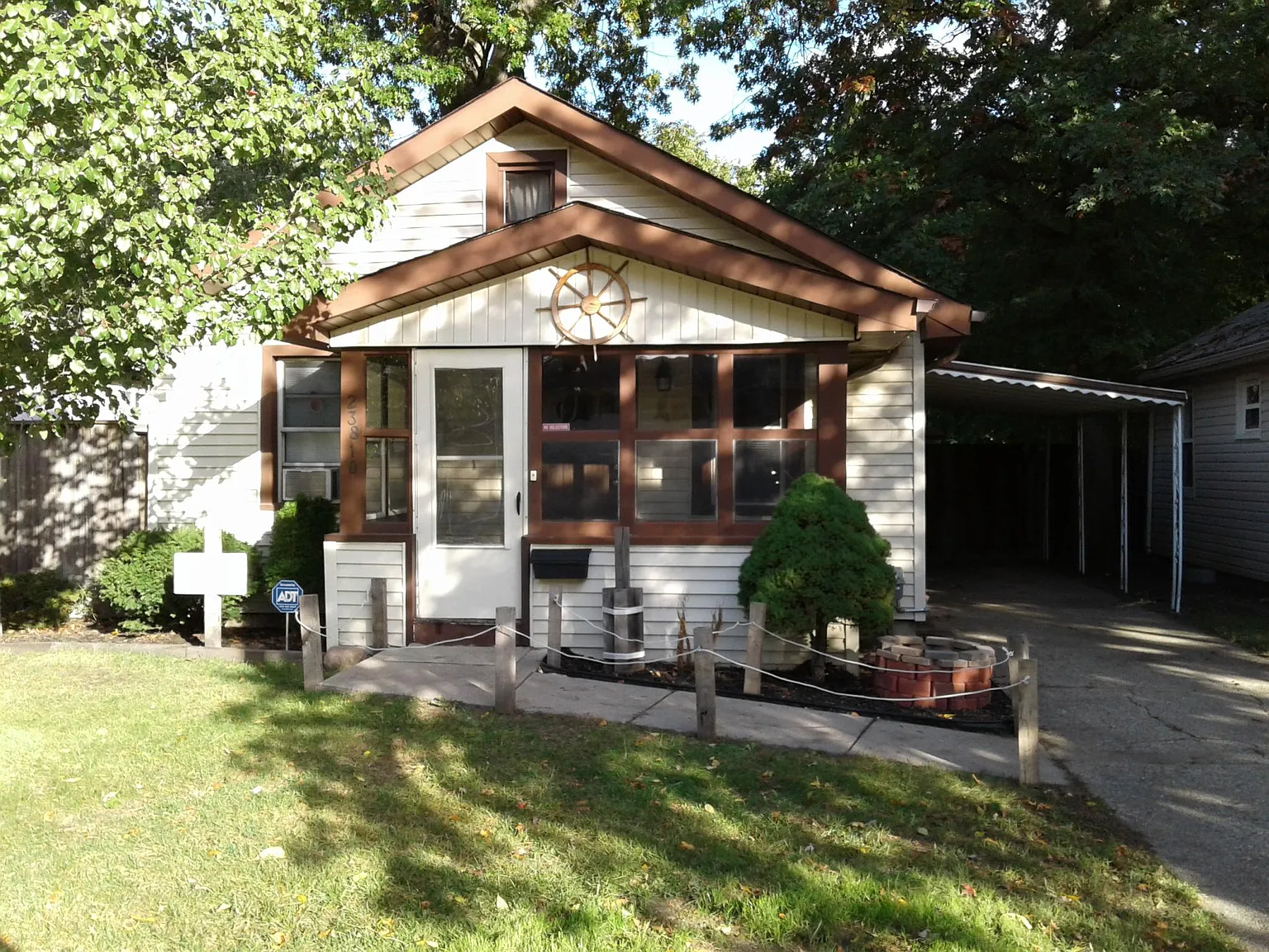 23810 Hazelwood Ave photo 1