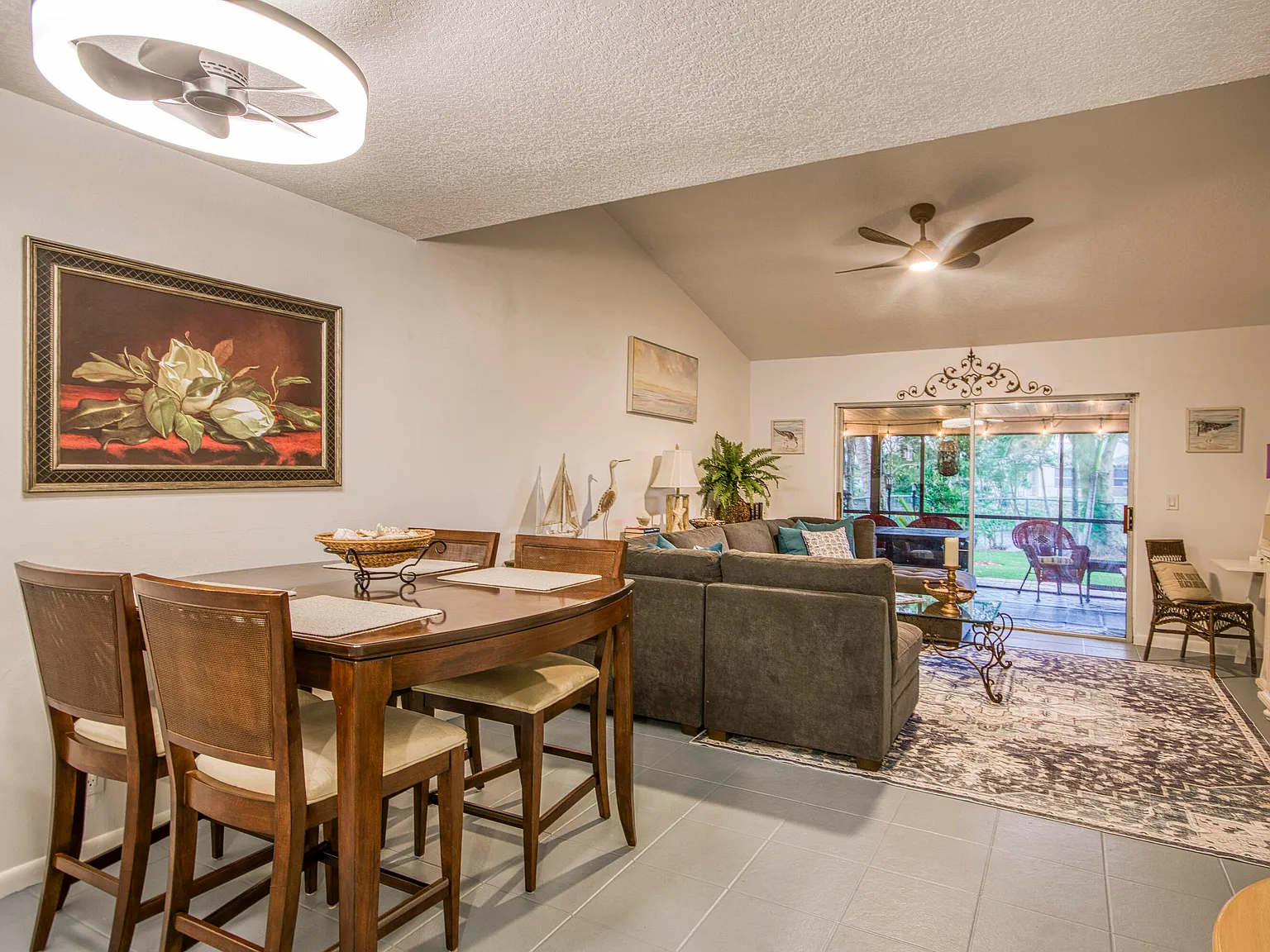 2 bed, 2.0 bath, 1049 sqft, $2,200 — Photo 2
