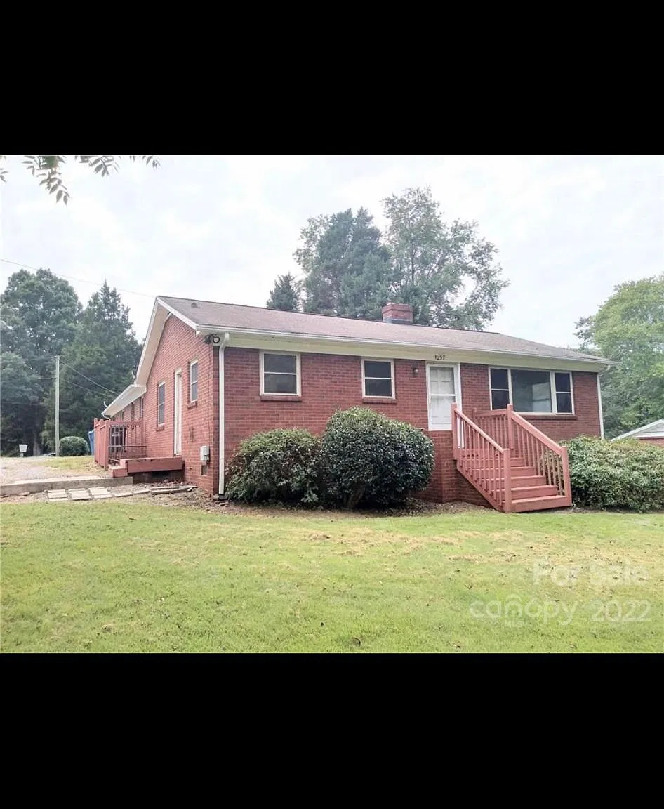 1057 12th Avenue Dr NW — Photo 1