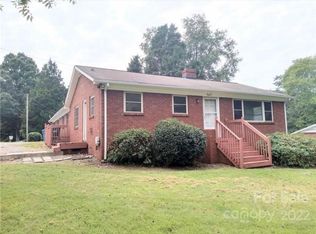 1057 12th Avenue Dr NW #1, Hickory, NC 28601