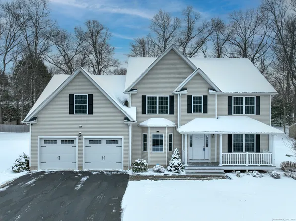 74 Round Hill Road, Manchester, CT 06040