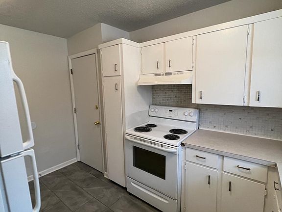 3rd image of 2805 Glenrose Ln