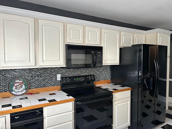3rd image of 606 Marywood Dr