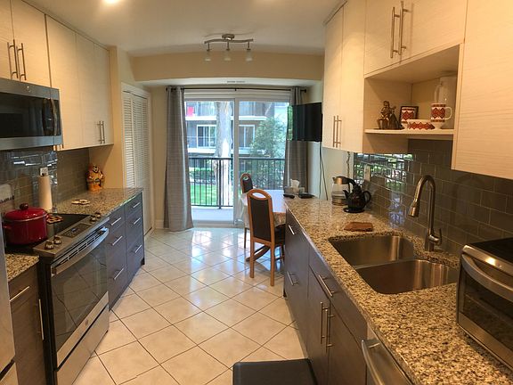 3rd image of 4940 Foster St APT 205