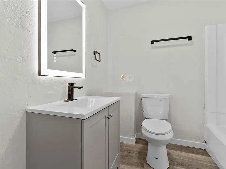 1102 Apache Dr — Photo 5