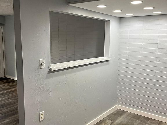4th image of 113 NE Madison Cir N APT 5