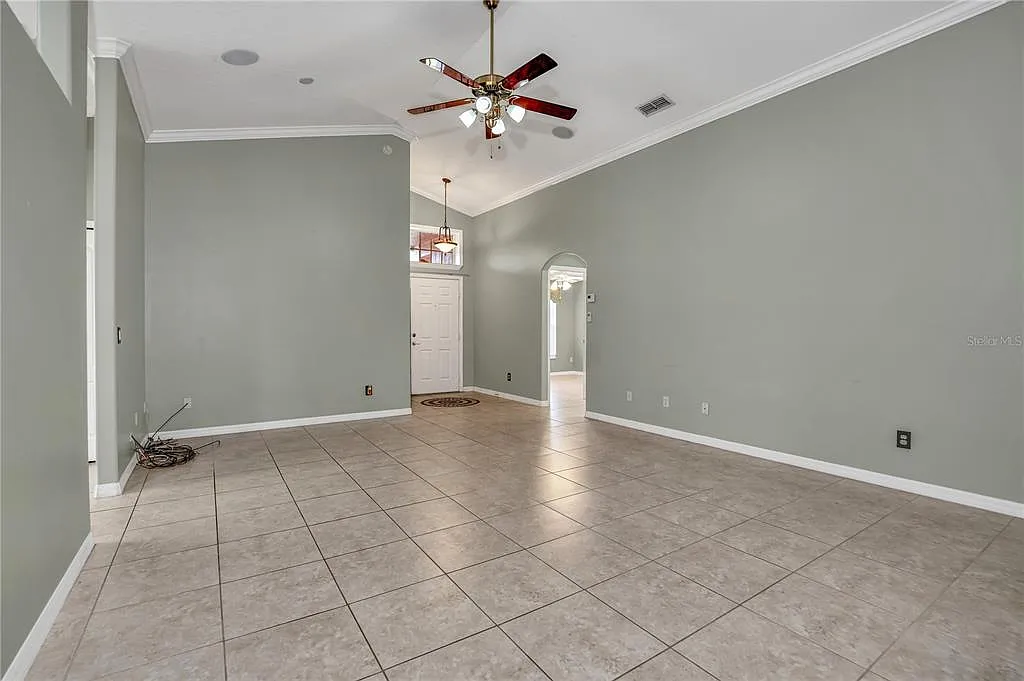 3 bed, 2.0 bath, 1583 sqft, $2,950 — Photo 4