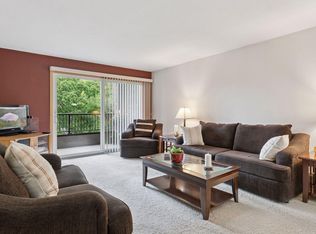 2230 Midland Grove Rd APT 208, Roseville, MN 55113