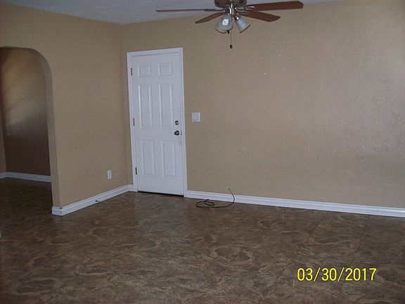 3rd image of 2740 W Solano Dr S