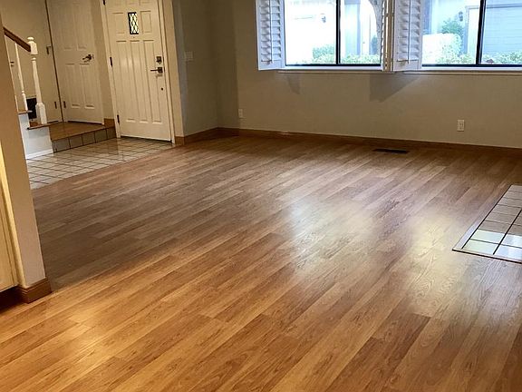 4th image of 105 Hooke Ln