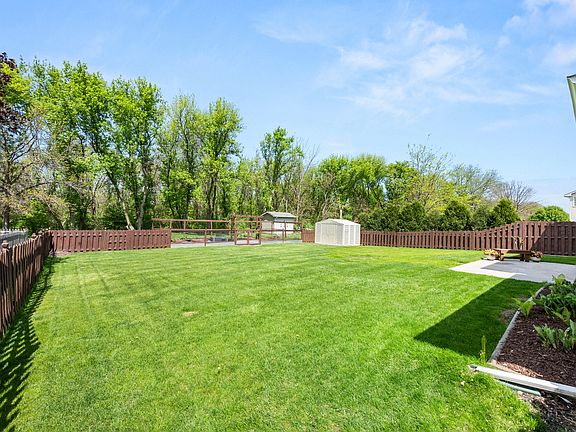 4th image of 3347 Meadow Trl W