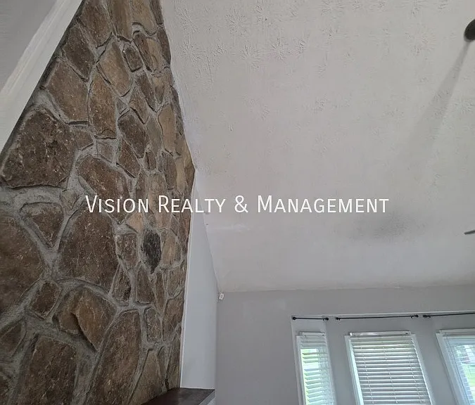 985 S Lassetter Cir — Photo 12