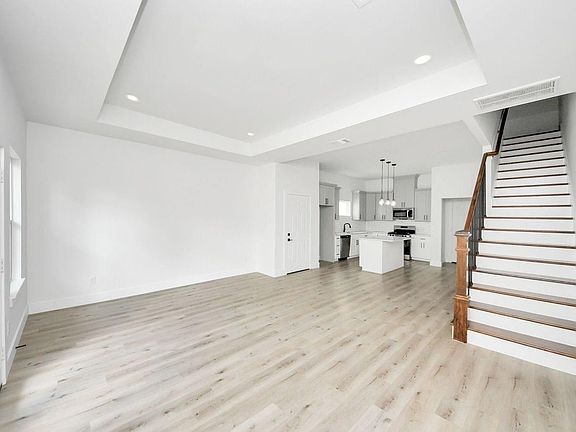3rd image of 4411 Mallow St