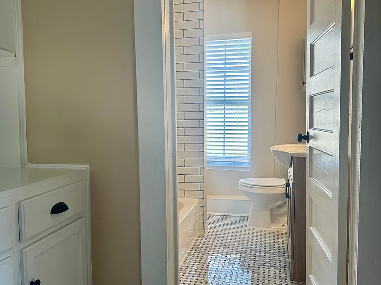 2020 Linden Ave — Photo 32