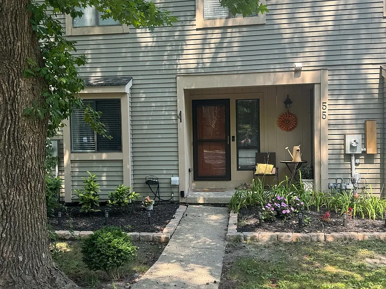 55 Dorset Ct — Photo 2
