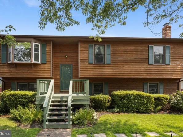 6741 Huntland Dr, Bealeton, VA 22712