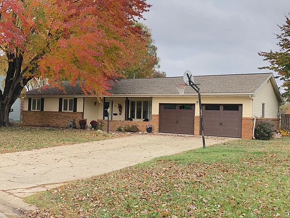 3rd image of 102 Cottonwood Dr