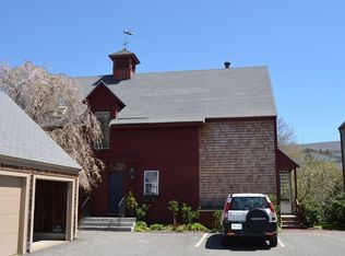 4 Peele House Sq #B, Manchester, MA 01944