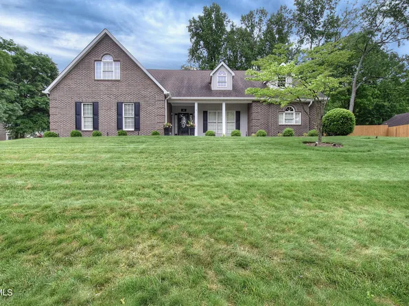 305 Woodbriar Dr, Johnson City, TN 37604
