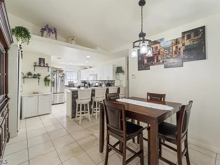 1021 Alvin Ave — Photo 18
