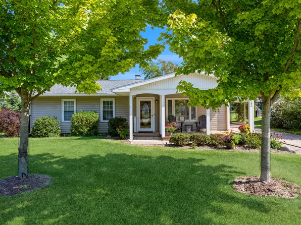 133 N Eagle St, New Buffalo, MI 49117