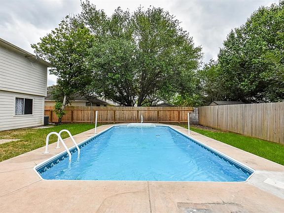 4th image of 7218 Buchanan Dr