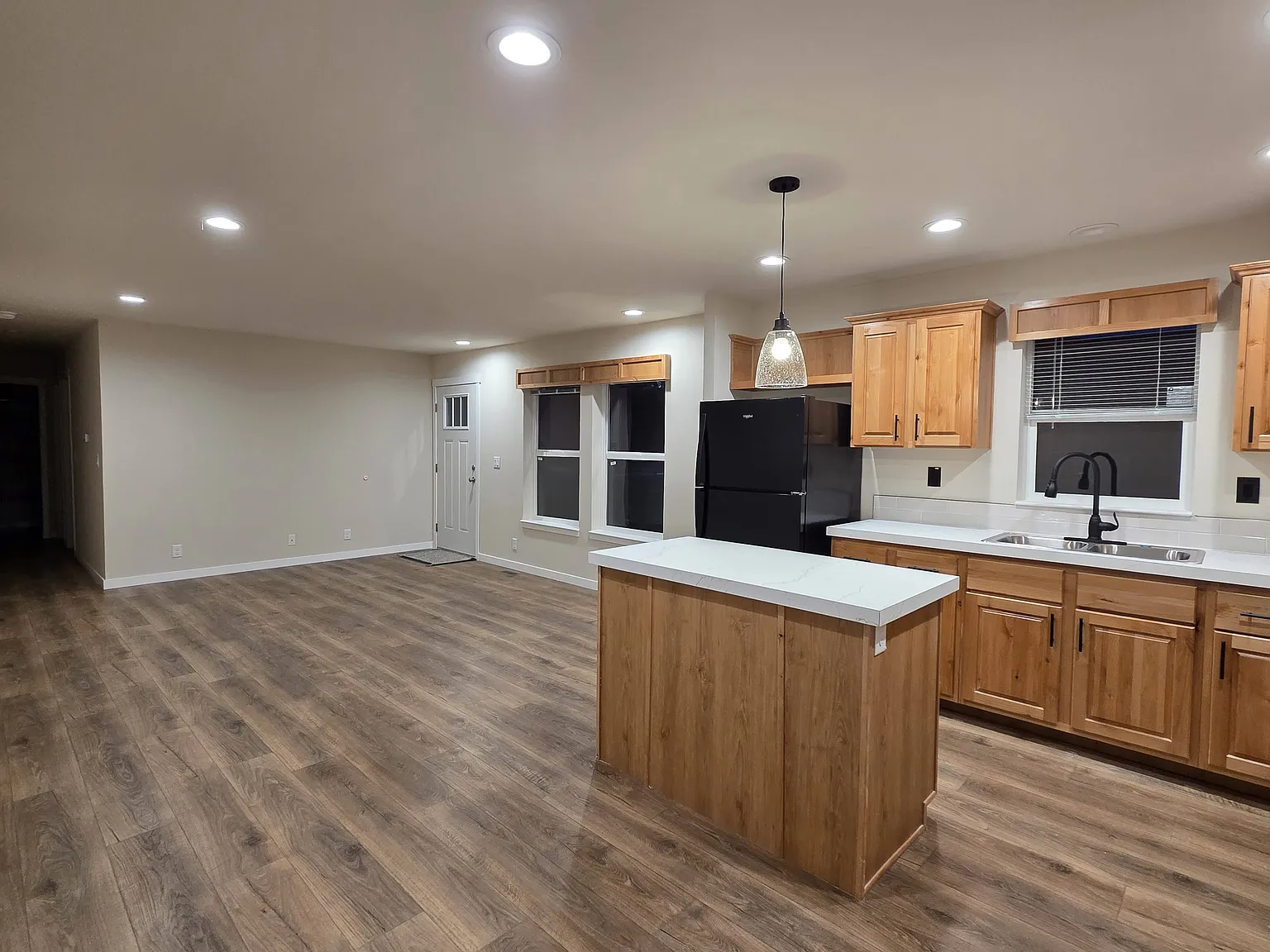 2 bed, 1140 sqft, $1,800 — Photo 3