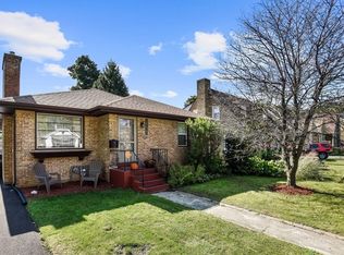 2005 Waverly Pl, Waukegan, IL 60085