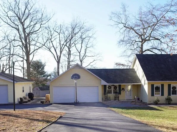 76 Crimson Oak Ln, Augusta, WV 26704